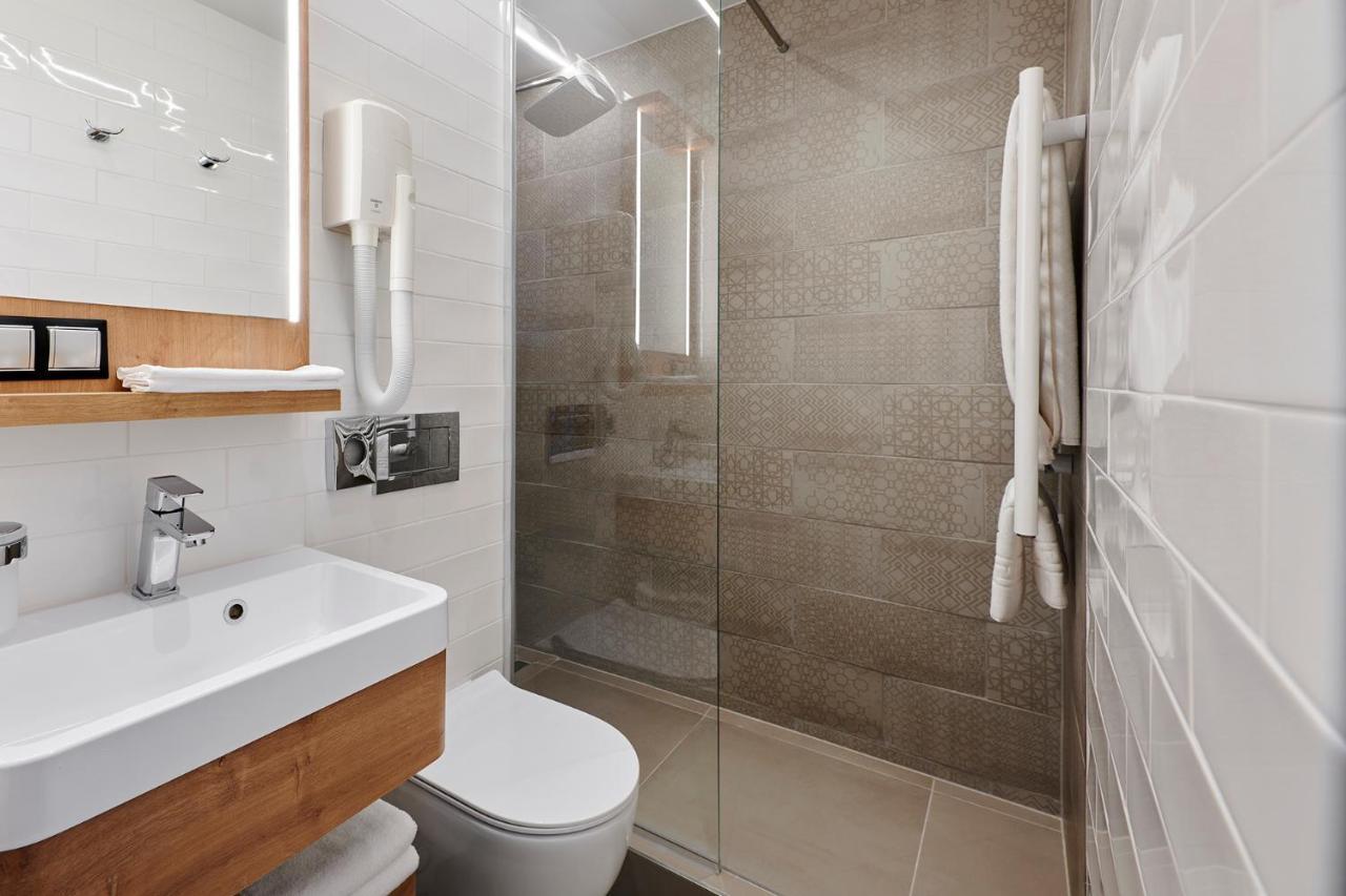 Hotel Otp Balatonszárszó Екстериор снимка
