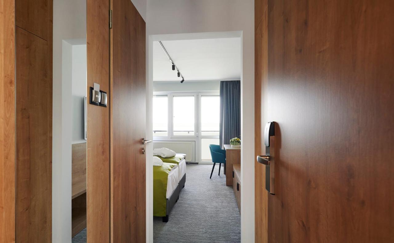 Hotel Otp Balatonszárszó Екстериор снимка