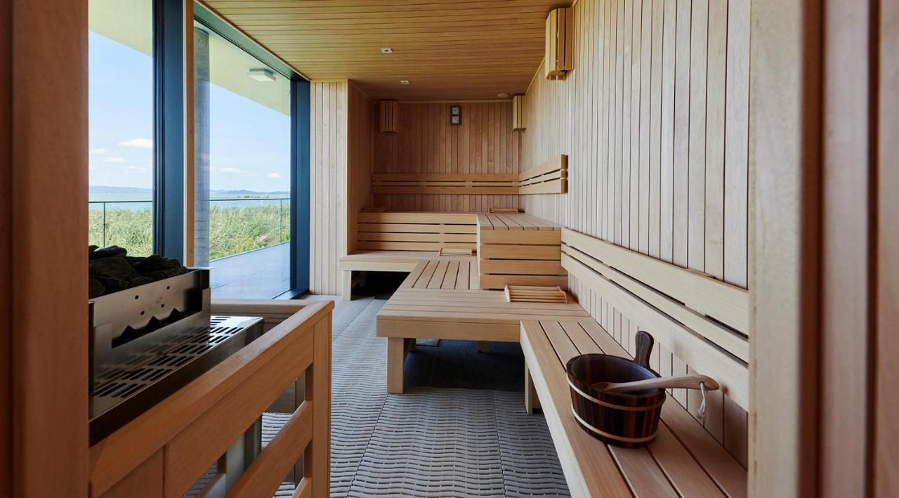 Hotel Otp Balatonszárszó Екстериор снимка