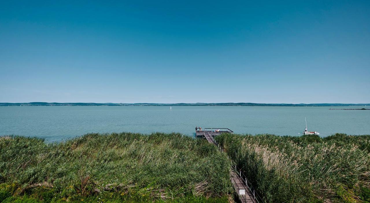 Hotel Otp Balatonszárszó Екстериор снимка