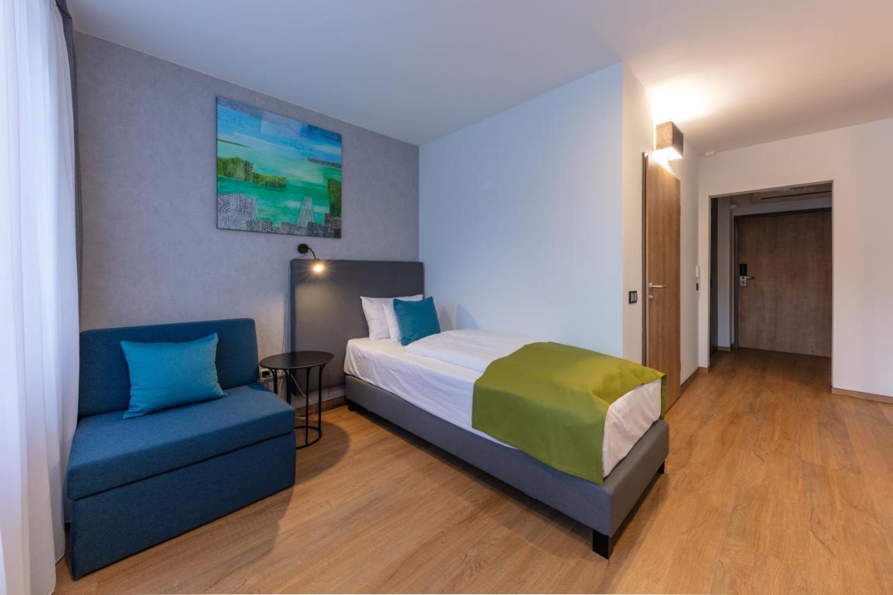 Hotel Otp Balatonszárszó Екстериор снимка