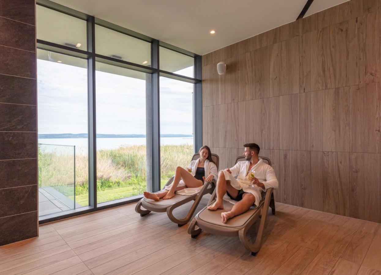 Hotel Otp Balatonszárszó Екстериор снимка