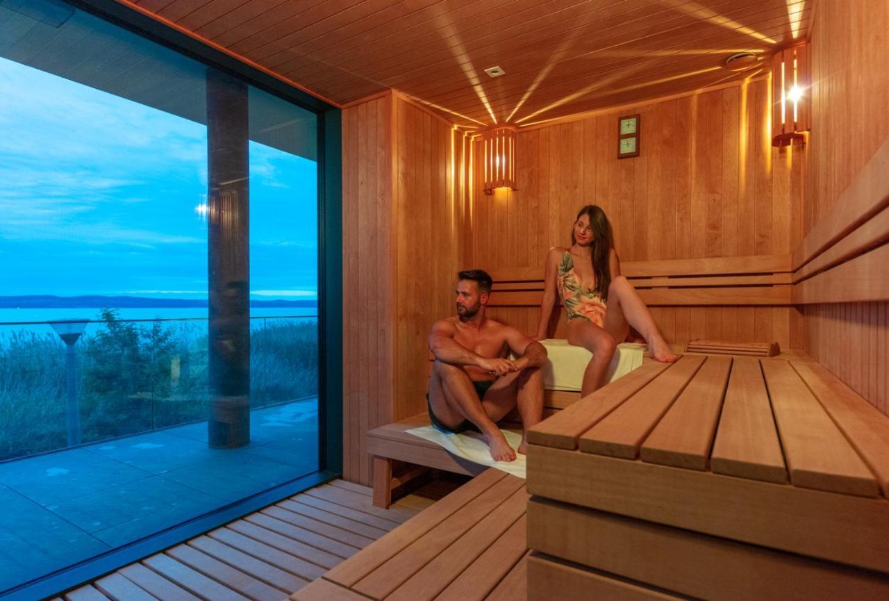 Hotel Otp Balatonszárszó Екстериор снимка