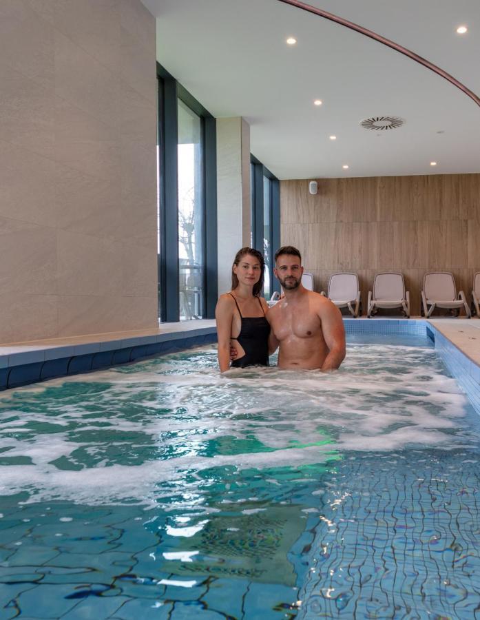 Hotel Otp Balatonszárszó Екстериор снимка