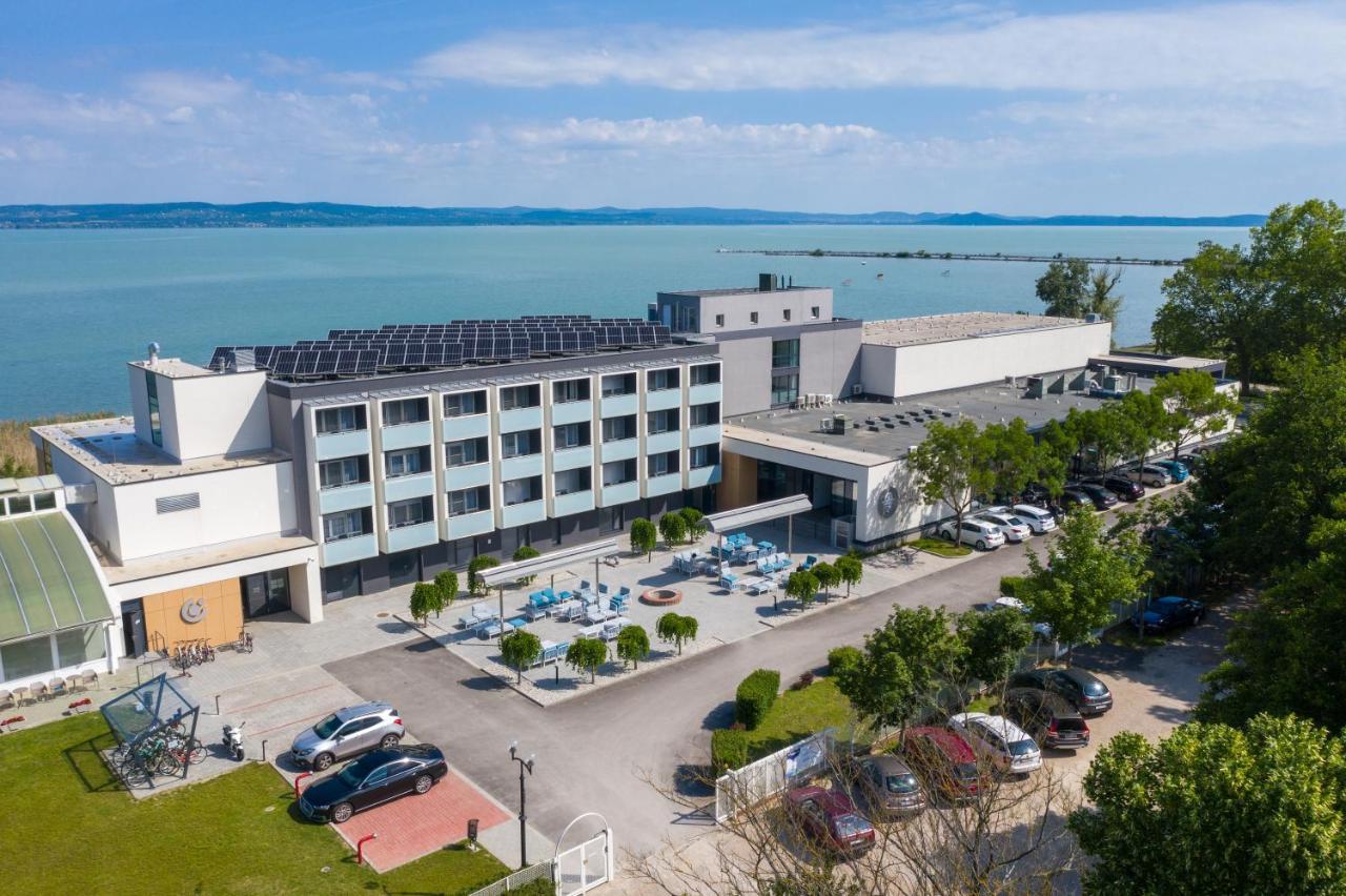 Hotel Otp Balatonszárszó Екстериор снимка