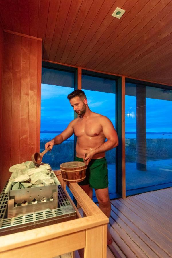 Hotel Otp Balatonszárszó Екстериор снимка