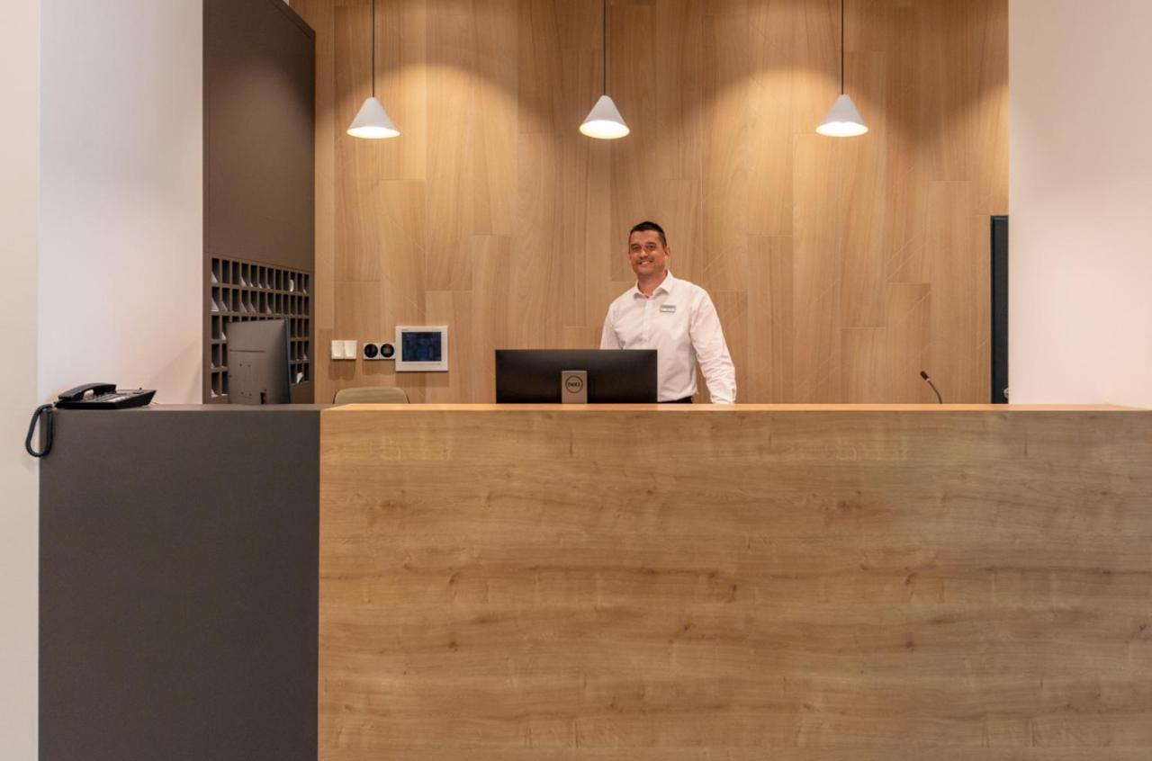 Hotel Otp Balatonszárszó Екстериор снимка